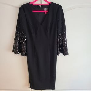 NWT Womens Vince Camuto Bkack V-Neck Knee Length Dress